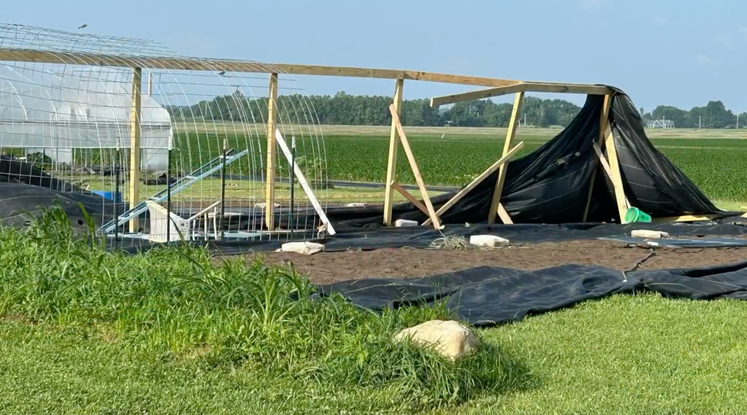 Fuller Farms hit by strong winds